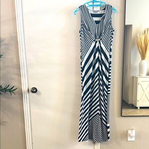 NY Collection Black and White Chevron Maxi Dress
